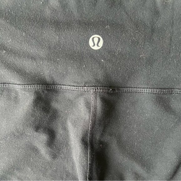 Lululemon Black Reversible Groove Crop Straight Leg Training Pants. Size 8 - Picture 8 of 8